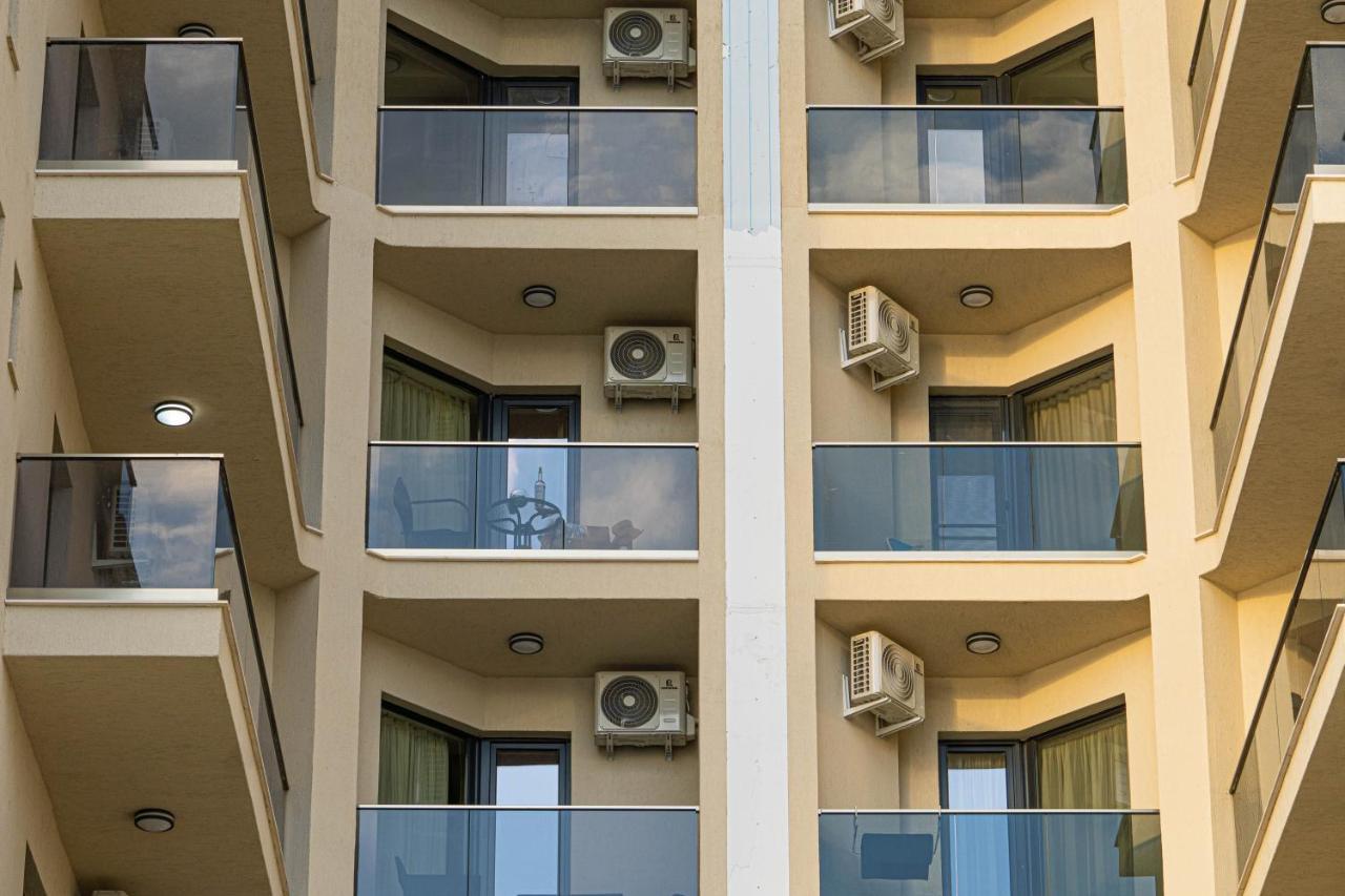 Apartament Le Bonheur Deux Solid Residence Butoaie ママイア エクステリア 写真